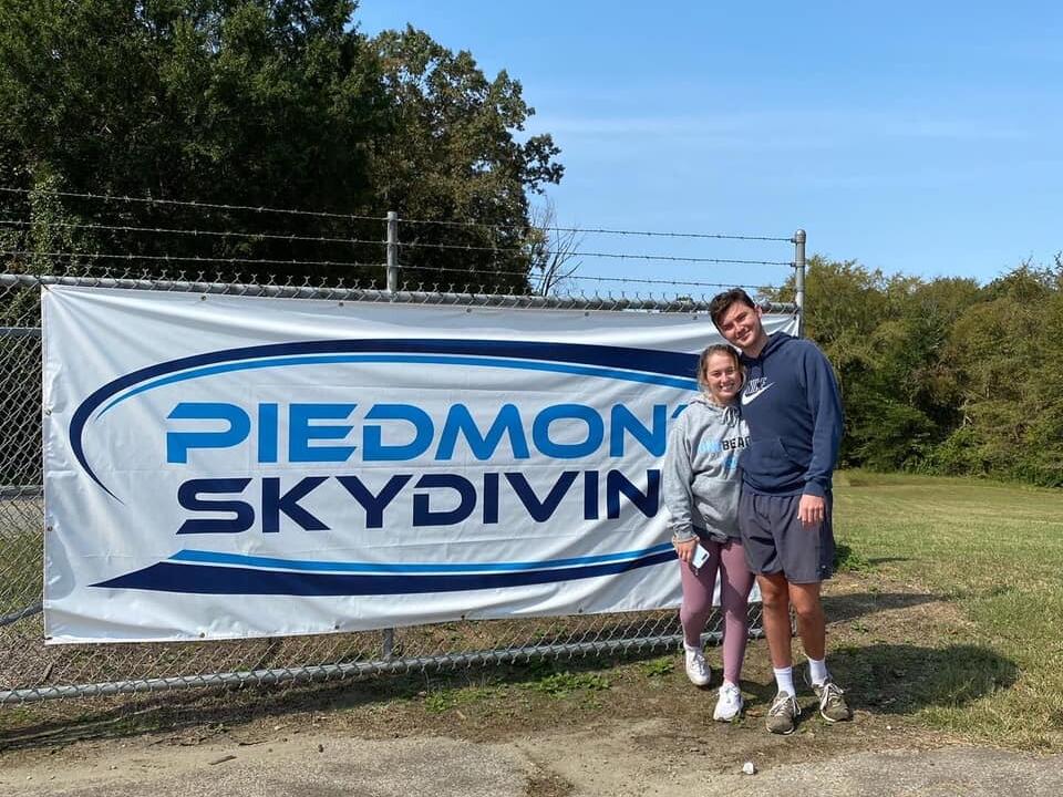 Simon and Morgan went sky diving for their 1 year anniversary! 