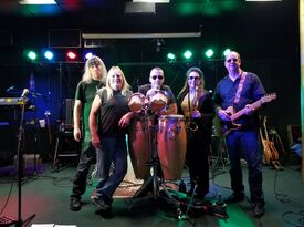 On The Rocks - Cover Band - Appleton, WI - Hero Gallery 2