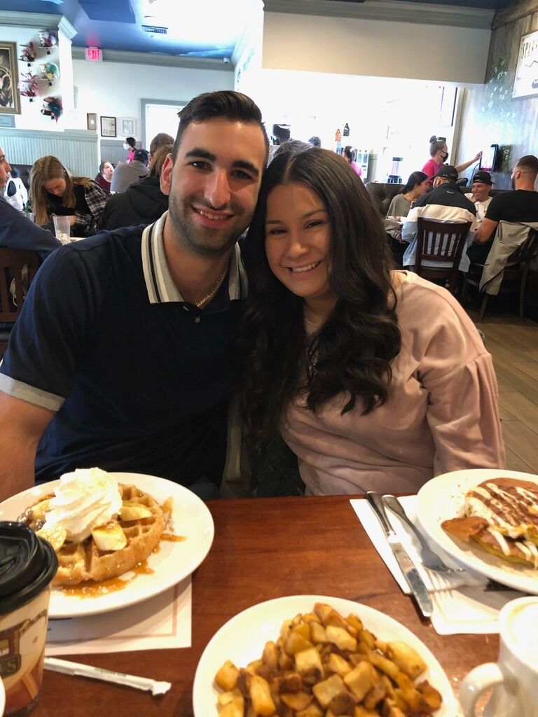 First picture together when Joe met Edelmira & Monica! 

¡Primera foto juntos cuando Joe conoció a Edelmira y Mónica! 