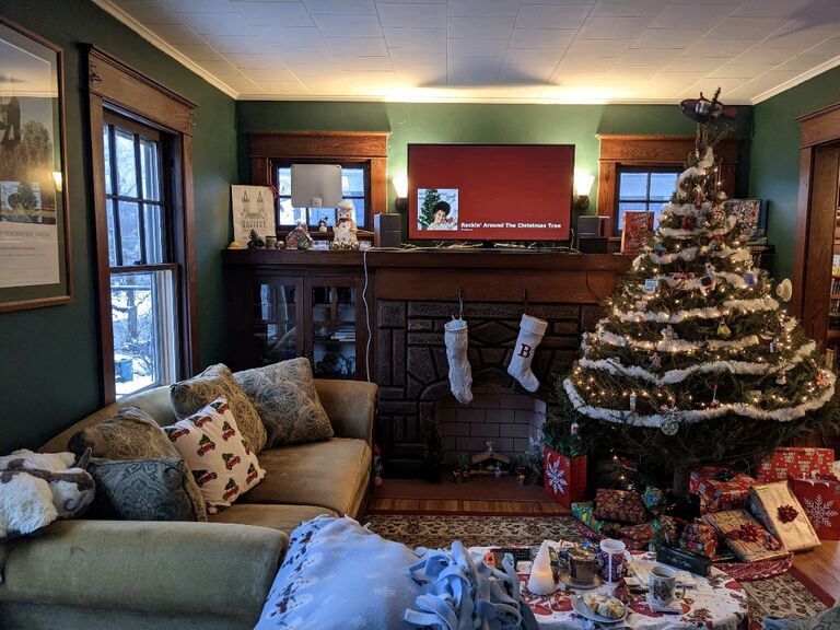 Robin and Brad move into their first apartment in North Buffalo! At this apartment, they would celebrate their first Christmas together. They would later move to Kenmore in October of 2022.