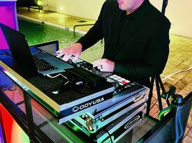 Vibrant Sounds Entertainment - DJ - Pembroke Pines, FL - Hero Gallery 3