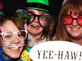 Synergy Photo Booths - Photo Booth - Holt, MI - Hero Gallery 4