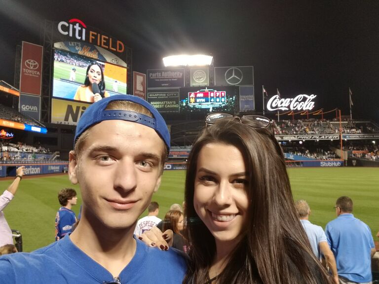 Kara & Drew's first Mets game together, a 4-2 Mets win over the Arizona Diamondbacks.