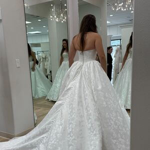 Gallery Photo 17