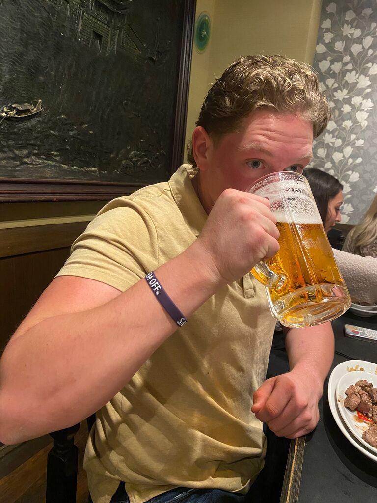 Gavin's 21st birthday with his first legal beer! Though the drinking age is 20 in Japan ... but we're AMERICAN 🇺🇸 🦅 😂 