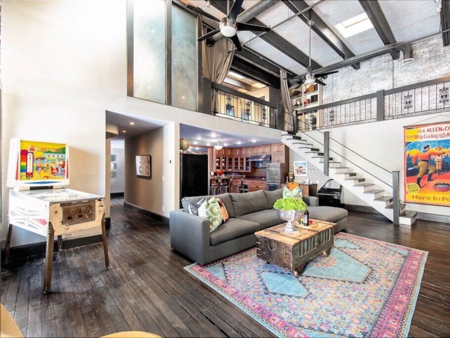 Printers Alley Lofts: 2 BR and an Easy Walk, Downtown