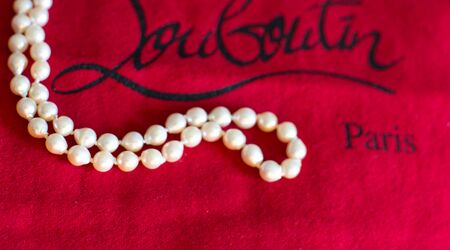 chanel pearl necklaces for women