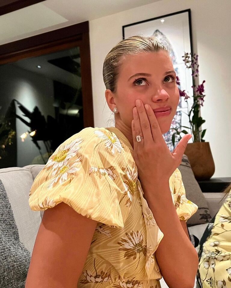 Sofia Richie engagement ring photo