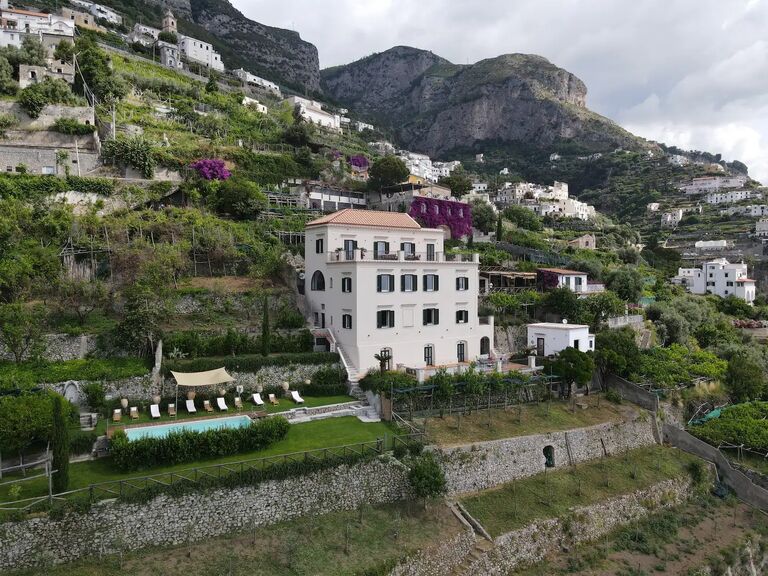 4:00 PM Check-in Villa Vettica.
7:00 PM Welcome Dinner