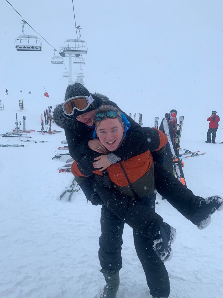 Back to living 3,000 miles apart, they just always tried to have the next time they would see each other planned....so how about an epic ski trip to the French Alps! It was such an incredible week and really made both of them fall in love with skiing (I mean its The Alps, how could you not?). At this time Colin was in the process of getting a 1 year work visa to the USA. They had everything planned and were so excited for Colin to finally get to live in Libby's home country. But little did they know just a few short weeks later COVID-19 would break and shut the entire world down....all visas to the US got cancelled just 2 days before his interview. They were devastated and had no idea when they would see each other next...