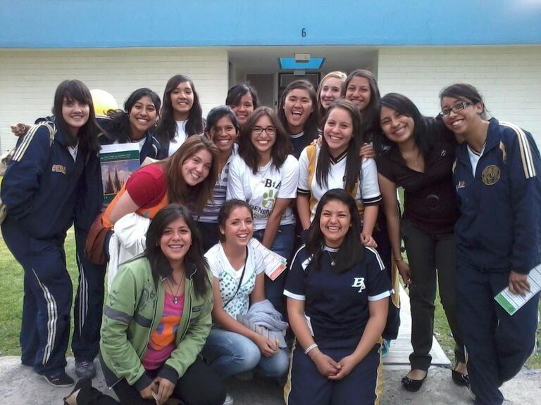 Todo empezó cuando Ale entró al primer año de preparatoria en el Benemérito de las Américas en la Ciudad de México.