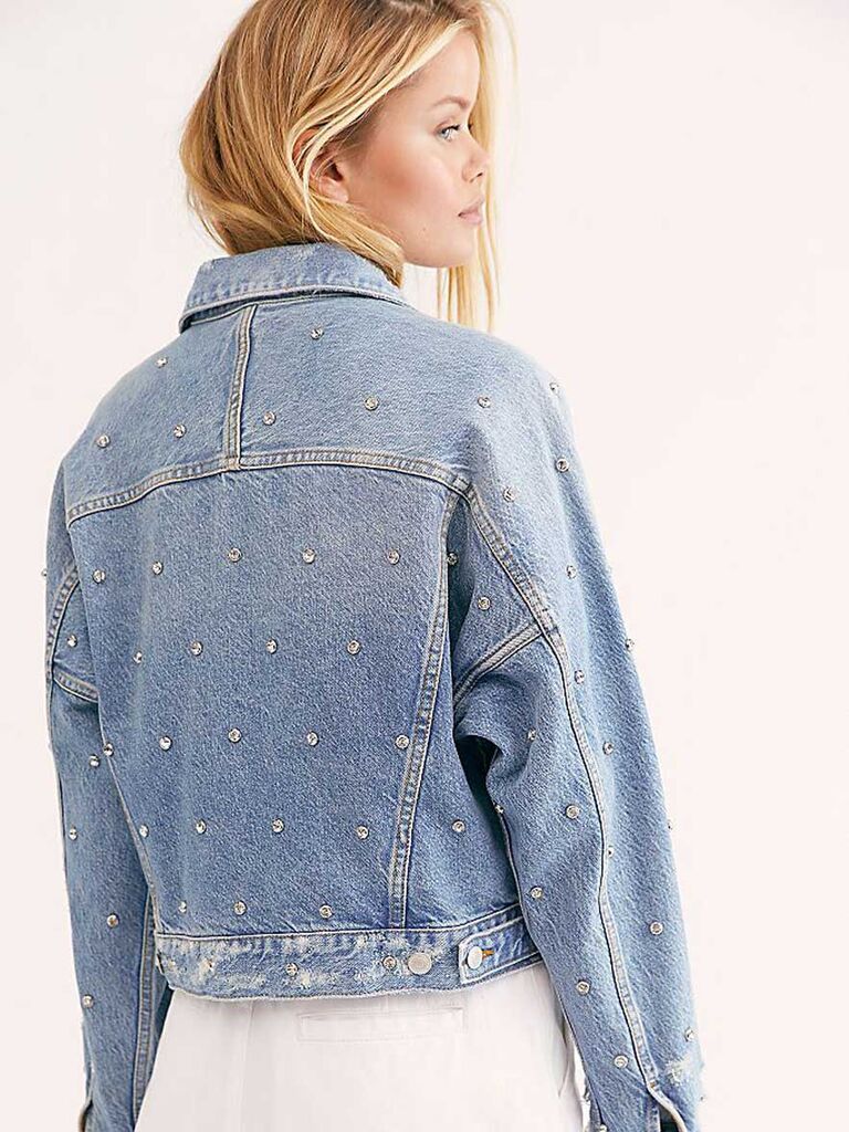 favorite-wedding-trend-for-the-edgy-stylist-bride-blue-jean-wedding-bride-jacket-bridal-jacket