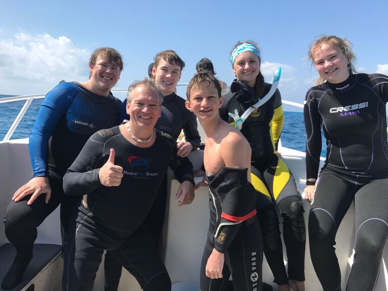 Mike taught Sam a new hobby- Scuba Diving! They've been to Mexico and Hawaii for diving- definitely a necessity for the honeymoon trip . 