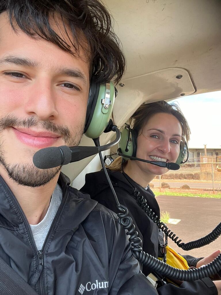 Bucket List helicopter tour over the coast of Kauai. 
Excursión en helicóptero sobre la costa de Kauai