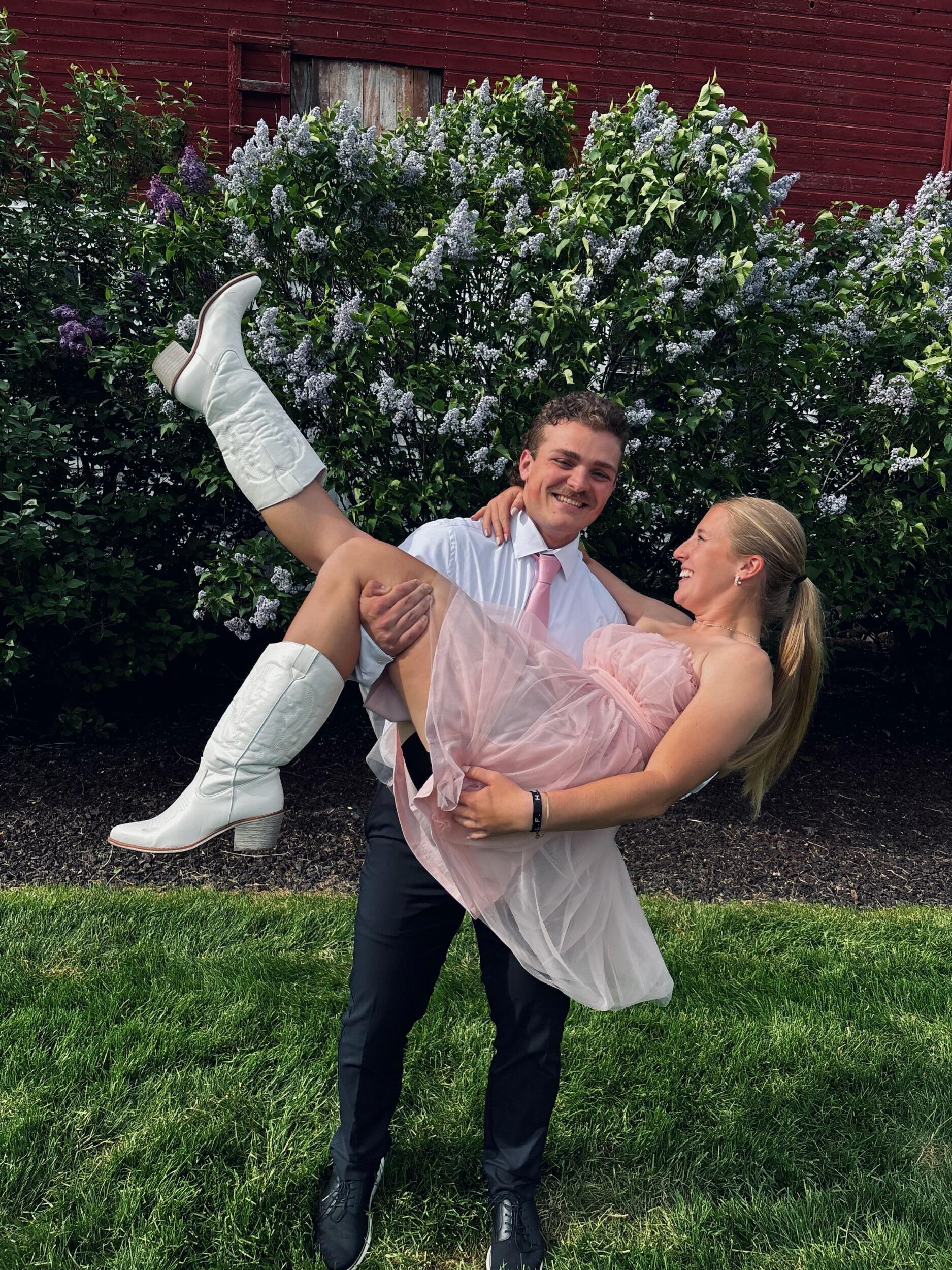 Dancing is one of our favorite things to do together! K + B's wedding