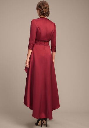 Celebrate this proud and beautiful milestone in the JJ's House Freydis A-line Square Pleated Satin Mother of the Bride Dress! Designed with elegant details and a sophisticated silhouette, this gorgeous outfit ensures you look stunning and feel confident as you witness your child's unforgettable day.