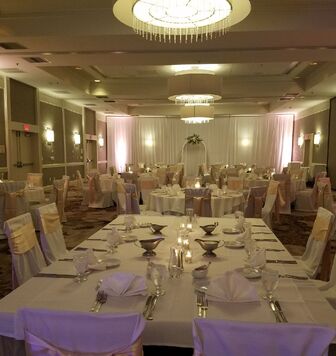 Detroit Marriott Livonia | Reception Venues - The Knot