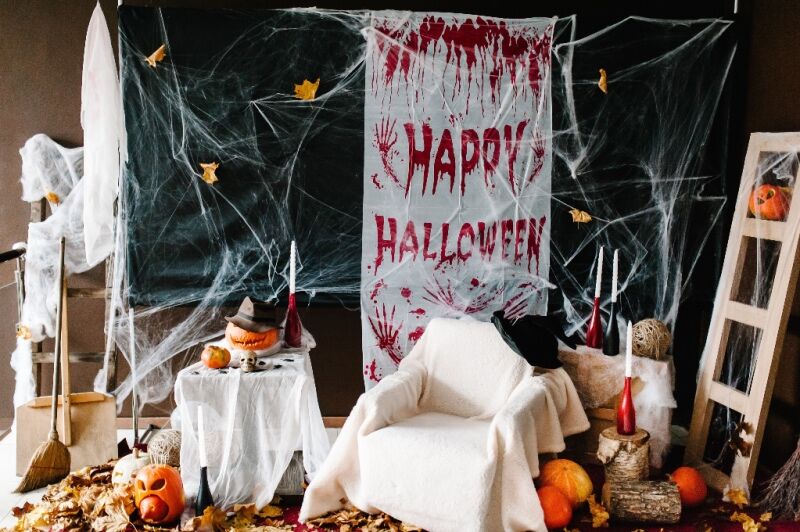 Halloween birthday party ideas - webs and spiders