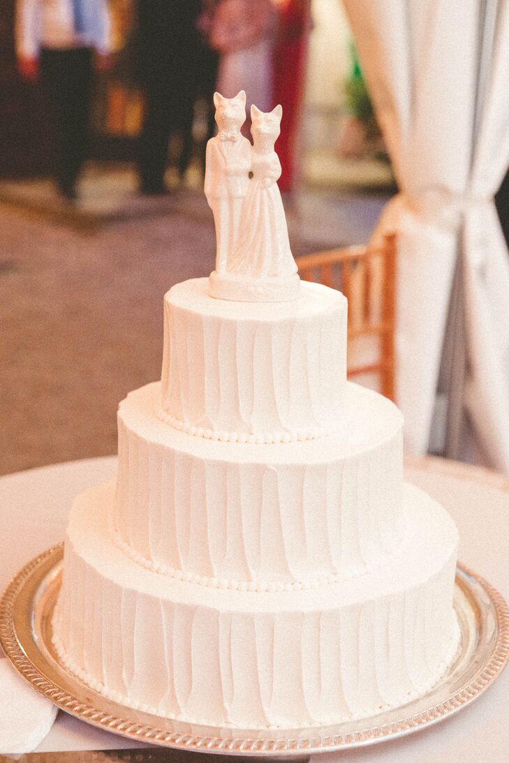 Buttercream Wedding Cake Fox Topper