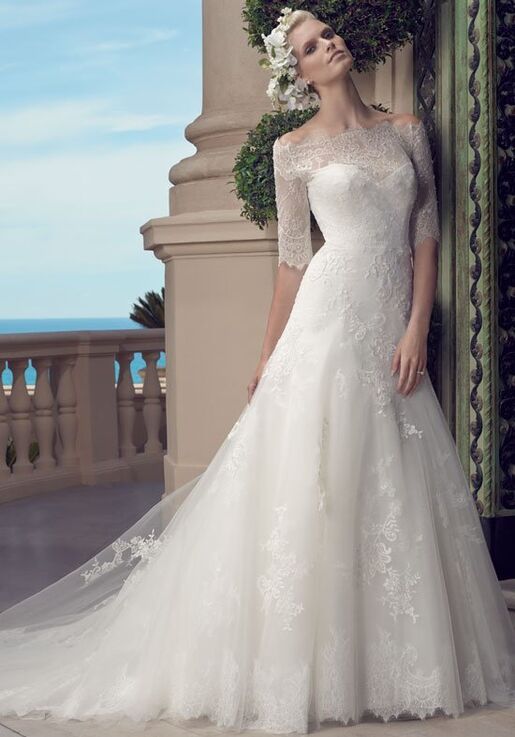 appliqued chantilly lace trumpet wedding dress