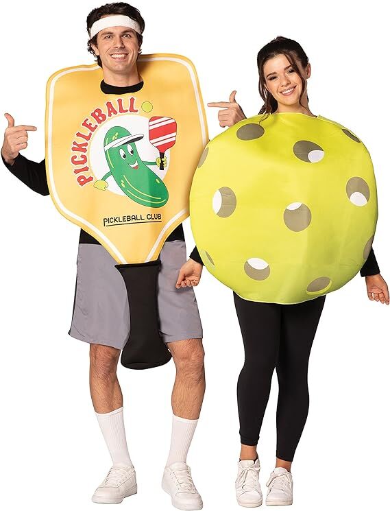 DIY Couples Halloween costume Inspo.. Morticia and Gomez Addams #hallo