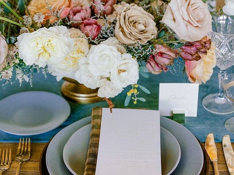 34 Rustic Wedding Centerpieces to Elevate Your Wedding