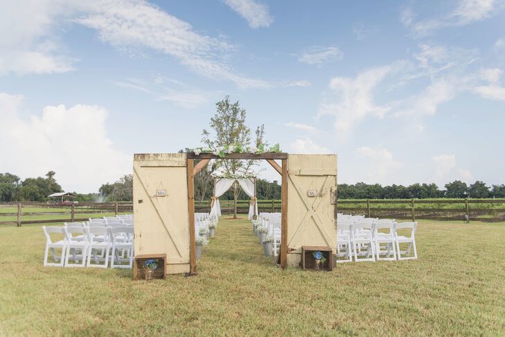 A Simple Rustic Wedding At The Wishing Well Barn In Plant City