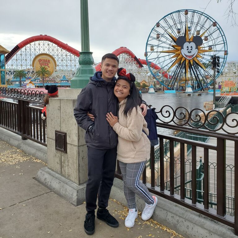 Jonathan surprised Paula at Disneyland California on  Christmas Day! Jonathan collaborated alongside Paula's family to surprise her and join in their family holiday trip.