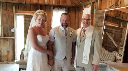 Rustic Country Wedding – Dr. Stephan J. Smith • Wedding Officiant