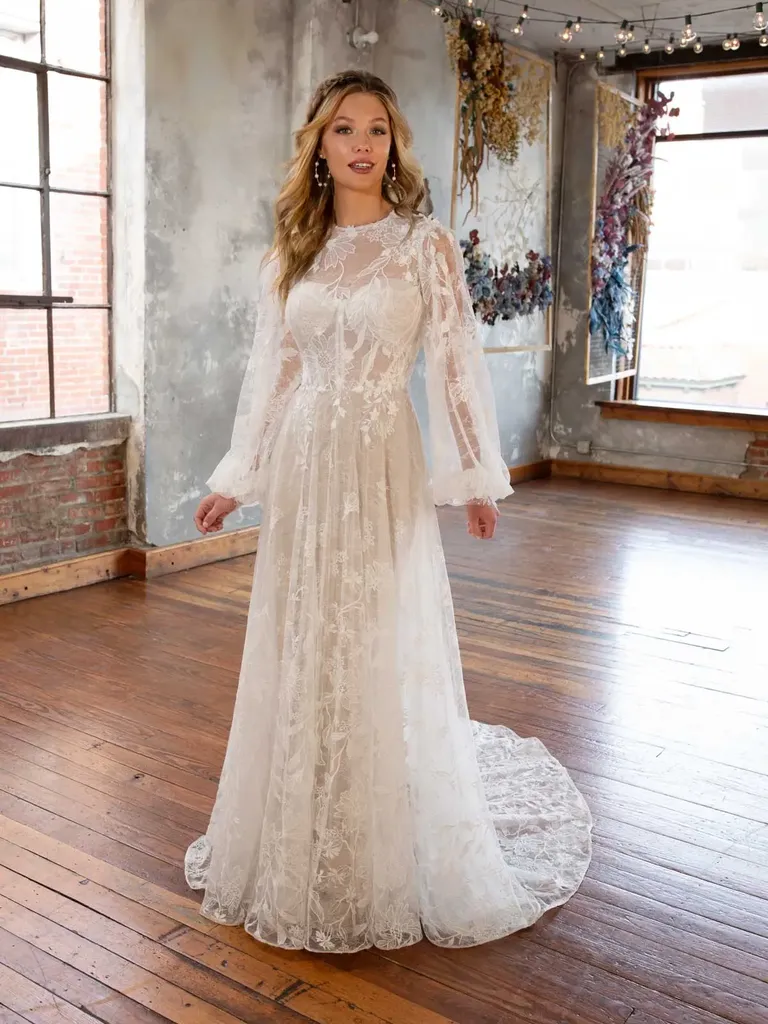 Boho Plus Size Lace Wedding Dresses Chiffon With Long Sleeve V Neck White  Ivory