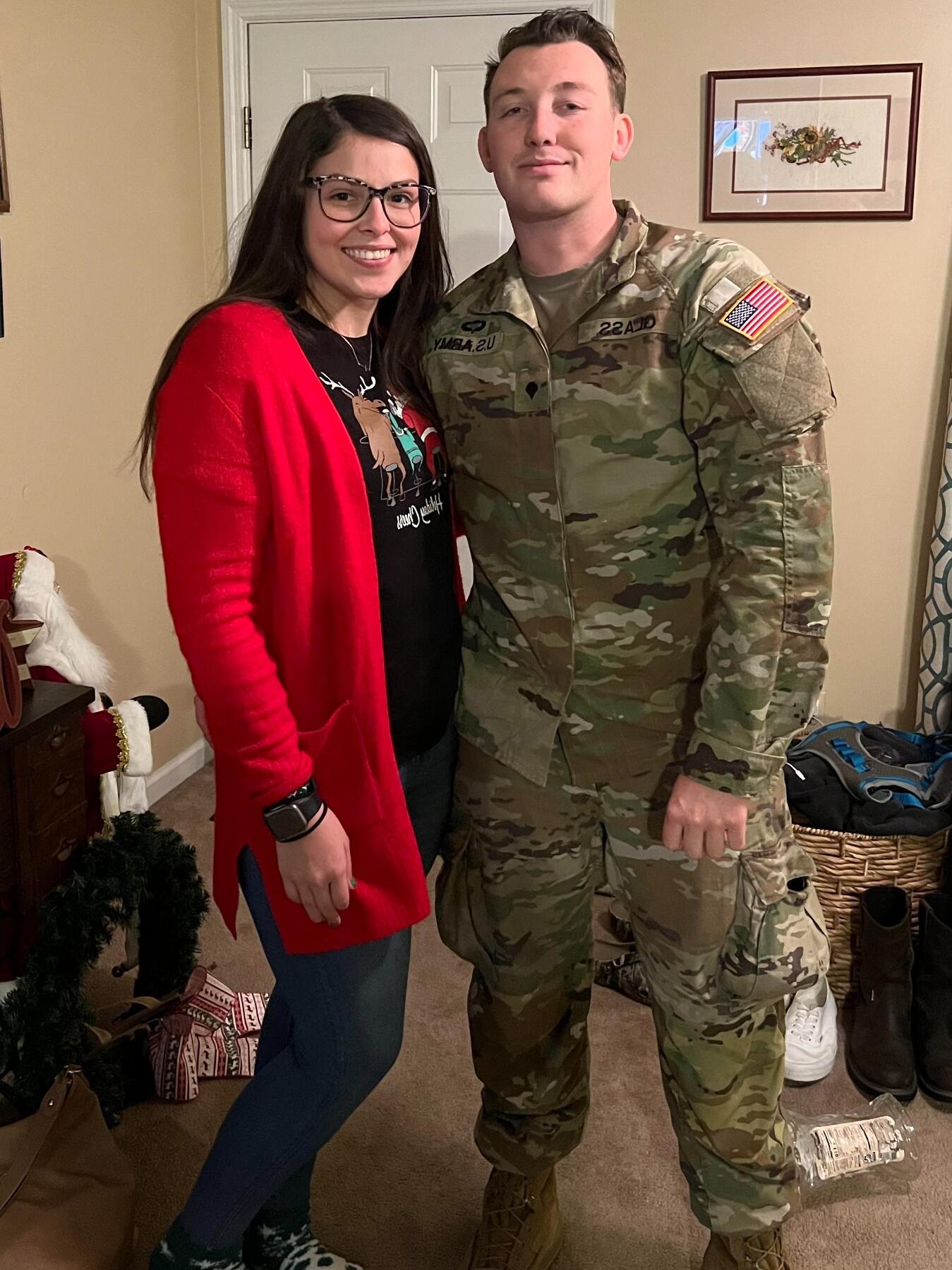 After a couple of months of dating, Dylan got out of the military and headed back home to Naples, Florida. Mekenzee was finishing up school in North Carolina, so the couple did a year's worth of long distance. 