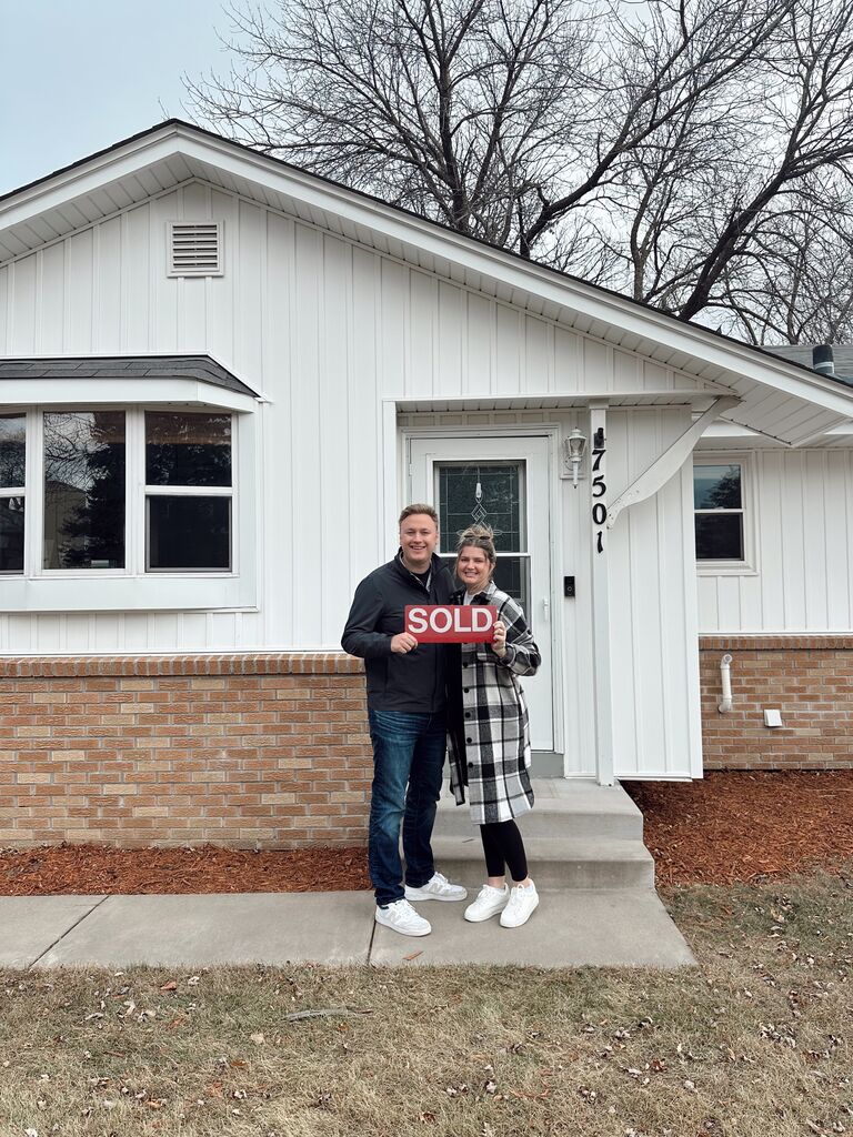 To wrap up an exciting year, Kole and Olivia purchased their first house and can now call Fridley, MN home!