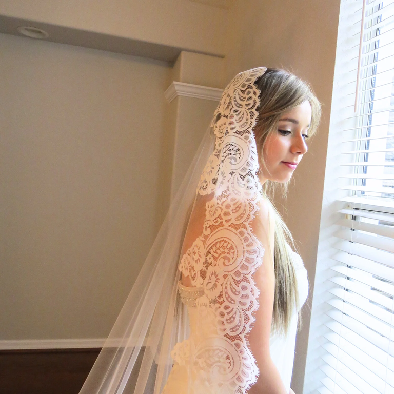 Chantilly Lace veil