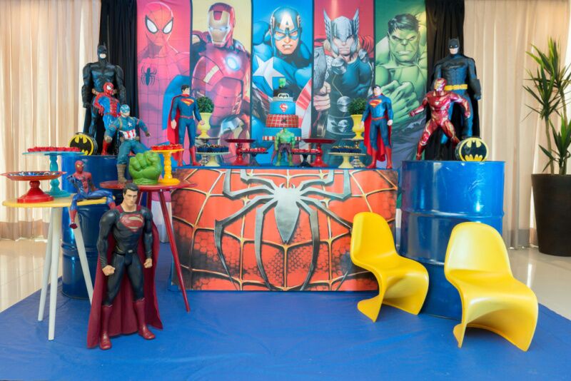 Big backdrop Marvel party ideas