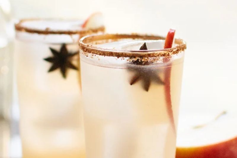 Christmas & Holiday Cocktail Recipes - spiced apple margaritas