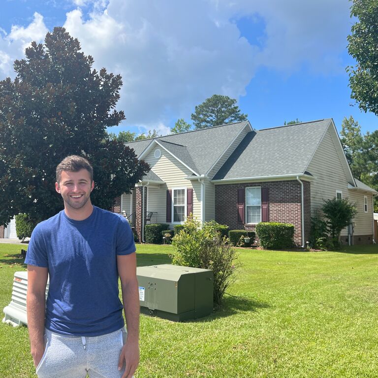 While at the beach house for Justin's birthday, we took a trip into town to see (one of) Ellie's childhood homes! She hadn't been there since 2009