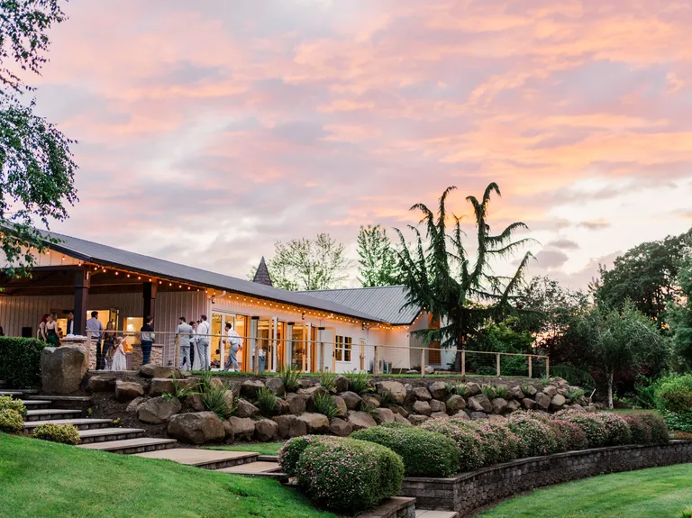 Aurora Vineyards wedding venue in Aurora, Oregon