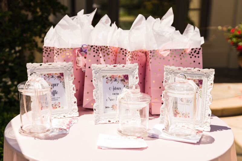 Gender reveal party ideas - words that will last a lifetime