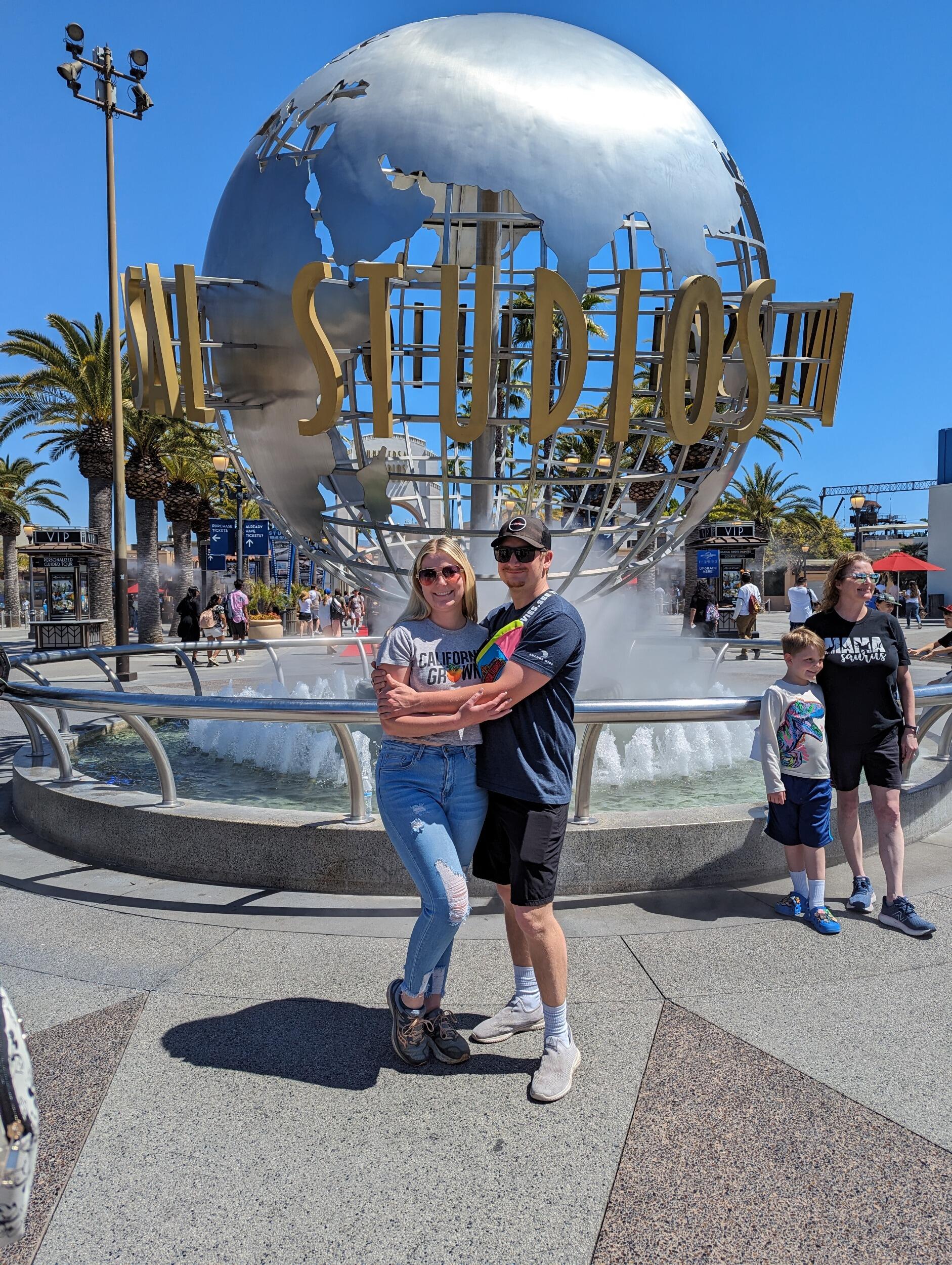 Jared and Hannah spend the day at Universal Studios