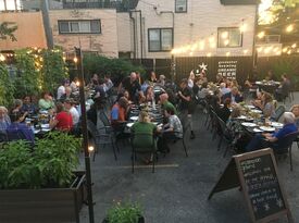 Uncommon Ground (EdgeWater) - Patio - Private Garden - Chicago, IL - Hero Gallery 4