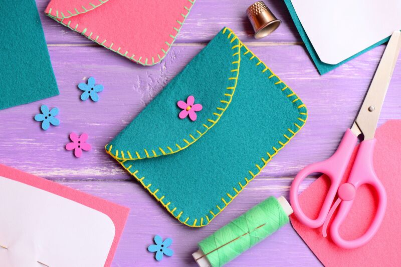 Hello Kitty party idea: DIY purse design station