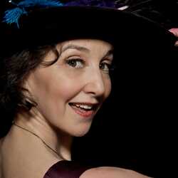 Claudia Hommel chanteuse in cabaret & concert, profile image