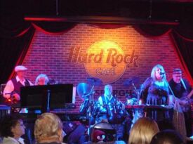 THE CHAIN - Fleetwood Mac Tribute Band - Pittsburgh, PA - Hero Gallery 4