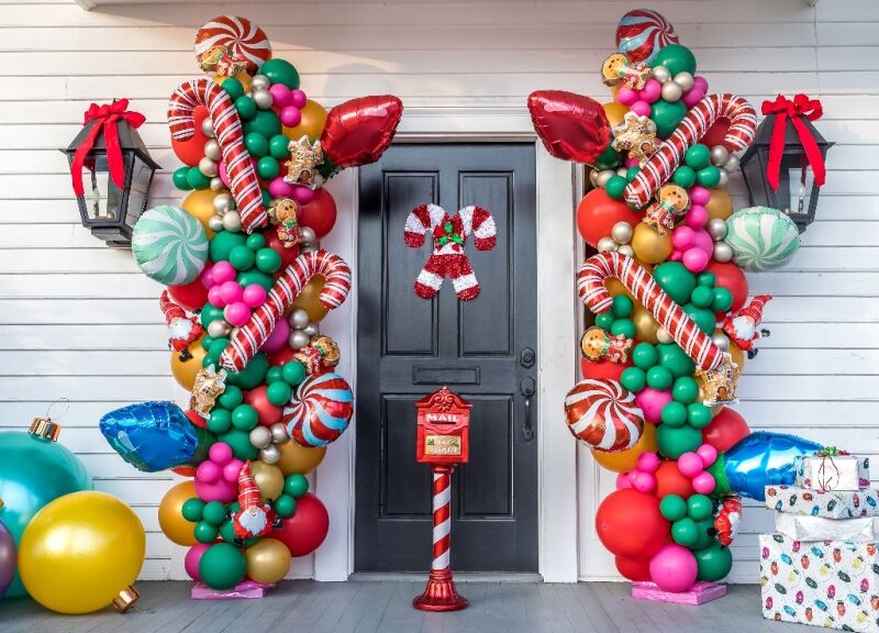 Elf themed Christmas party ideas - balloon decorations