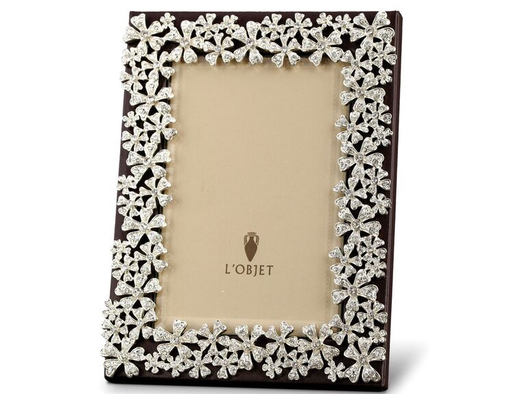 21 Stylish Wedding Picture Frames to Add to Your Wedding Registry