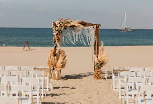 Sands Of Serenity: Crafting Your Dream Beach Wedding Amidst Nature’s Splendor