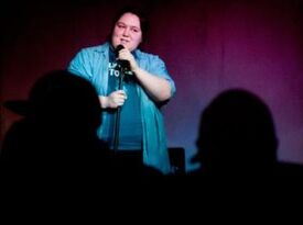 Stephanie Hillier - Comedian - Omaha, NE - Hero Gallery 2