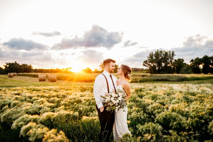 The Cottage Farmhouse NEW BARN VENUE  Glencoe  MN 