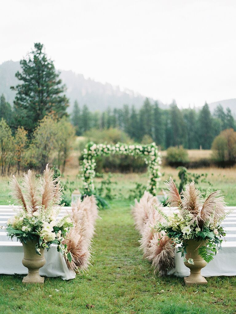 15 Ideas To Steal From These Rustic Wedding Aisles 