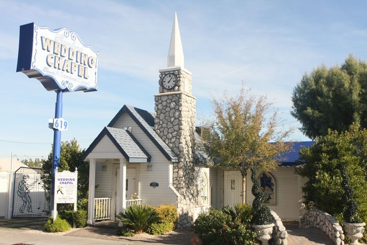 Graceland-Wedding-Chapel-Las-Vegas-|-Reception-Venues-...